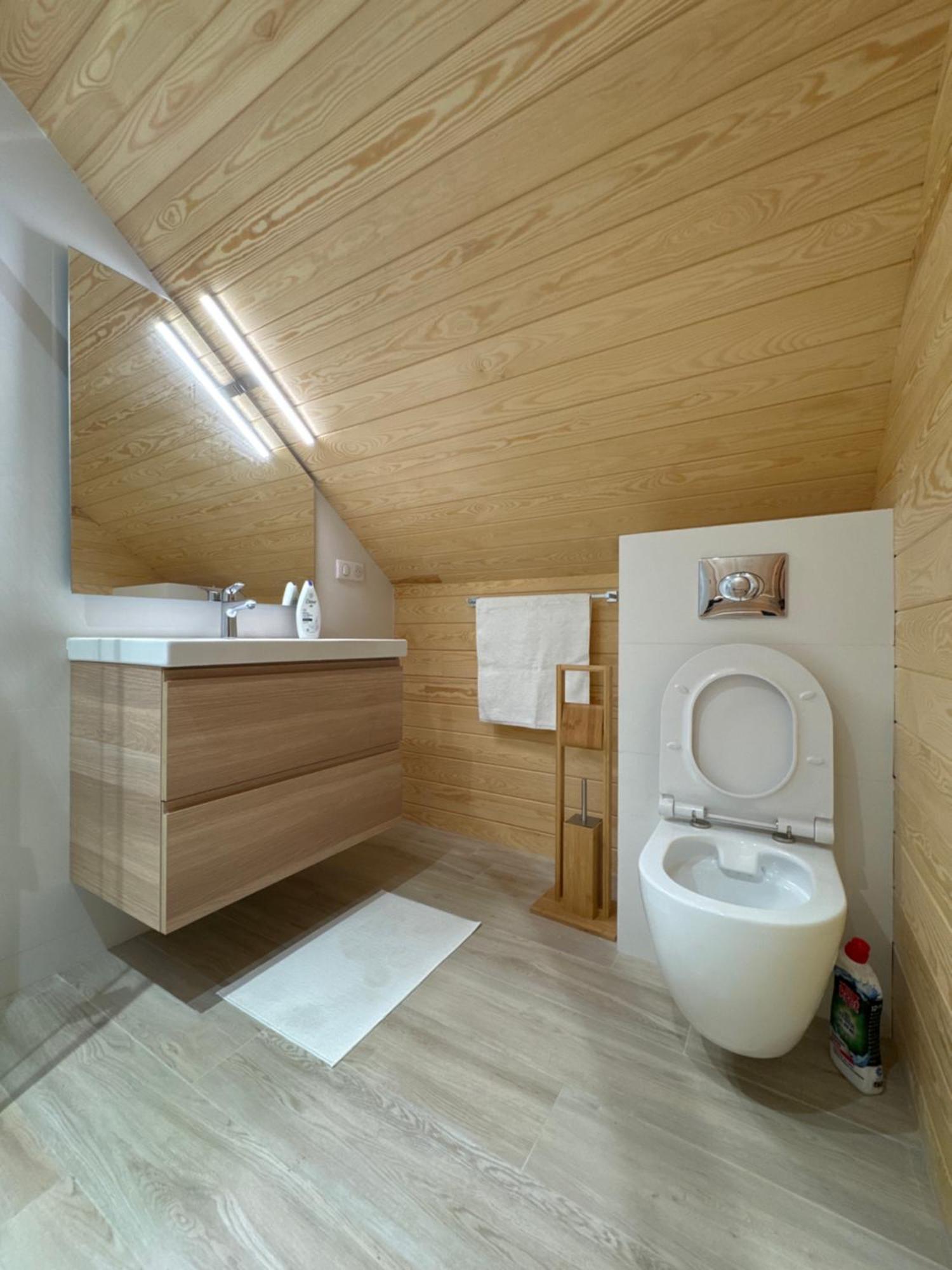 Hotel Dolina Sanu à Krzeszow  Extérieur photo